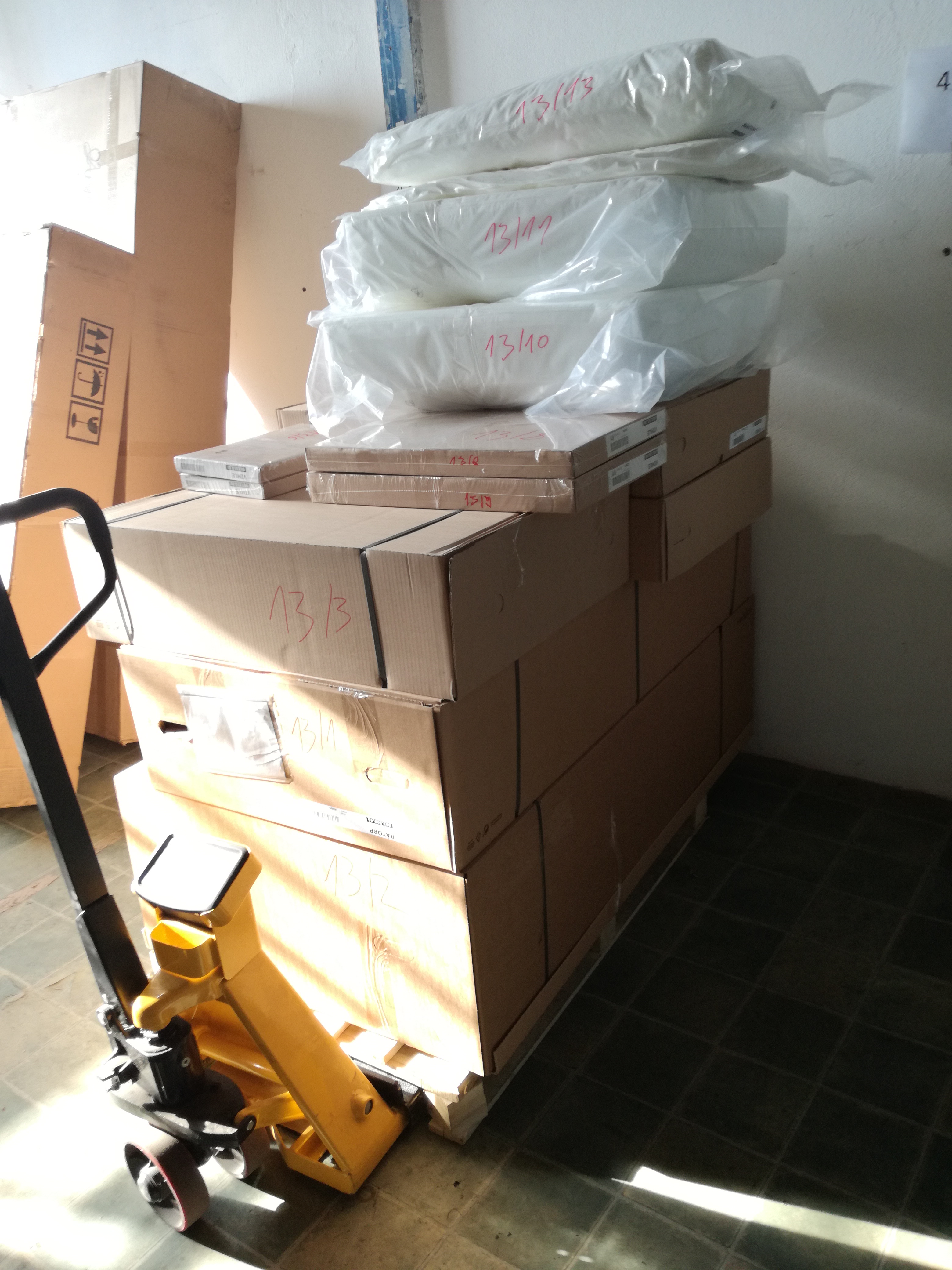 Raklapos áru kiszállítás előtt